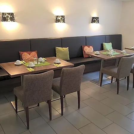 Готель Stadthotel Bernstein