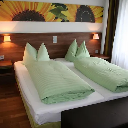 Готель Stadthotel Bernstein 3*