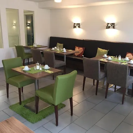 Готель Stadthotel Bernstein
